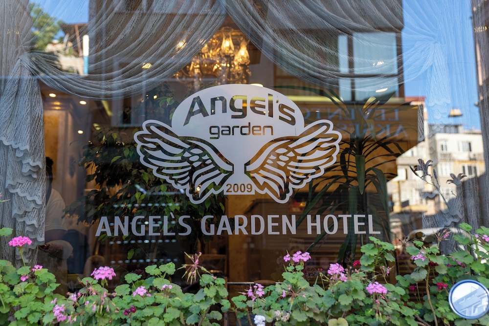 Angel's Garden Hotel 4/69