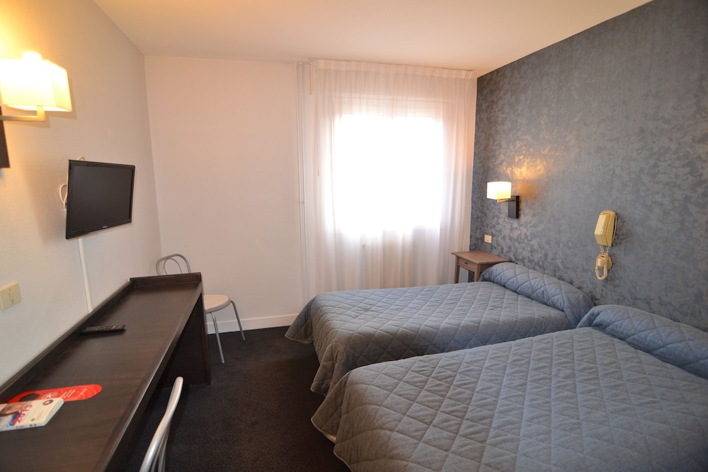 Brit Hotel Cahors Le Valentre 14/70