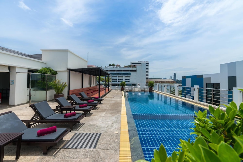 Sea Me Spring Hotel in PATTAYA