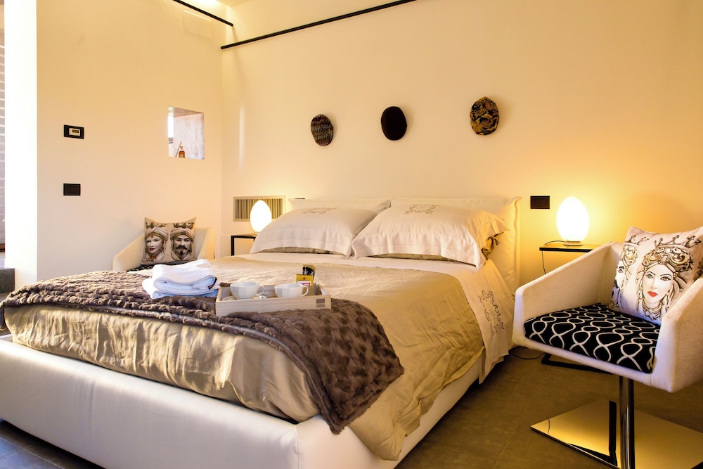 ROYAL, SUITE, KING BED, RESORT VIEW, SOFA