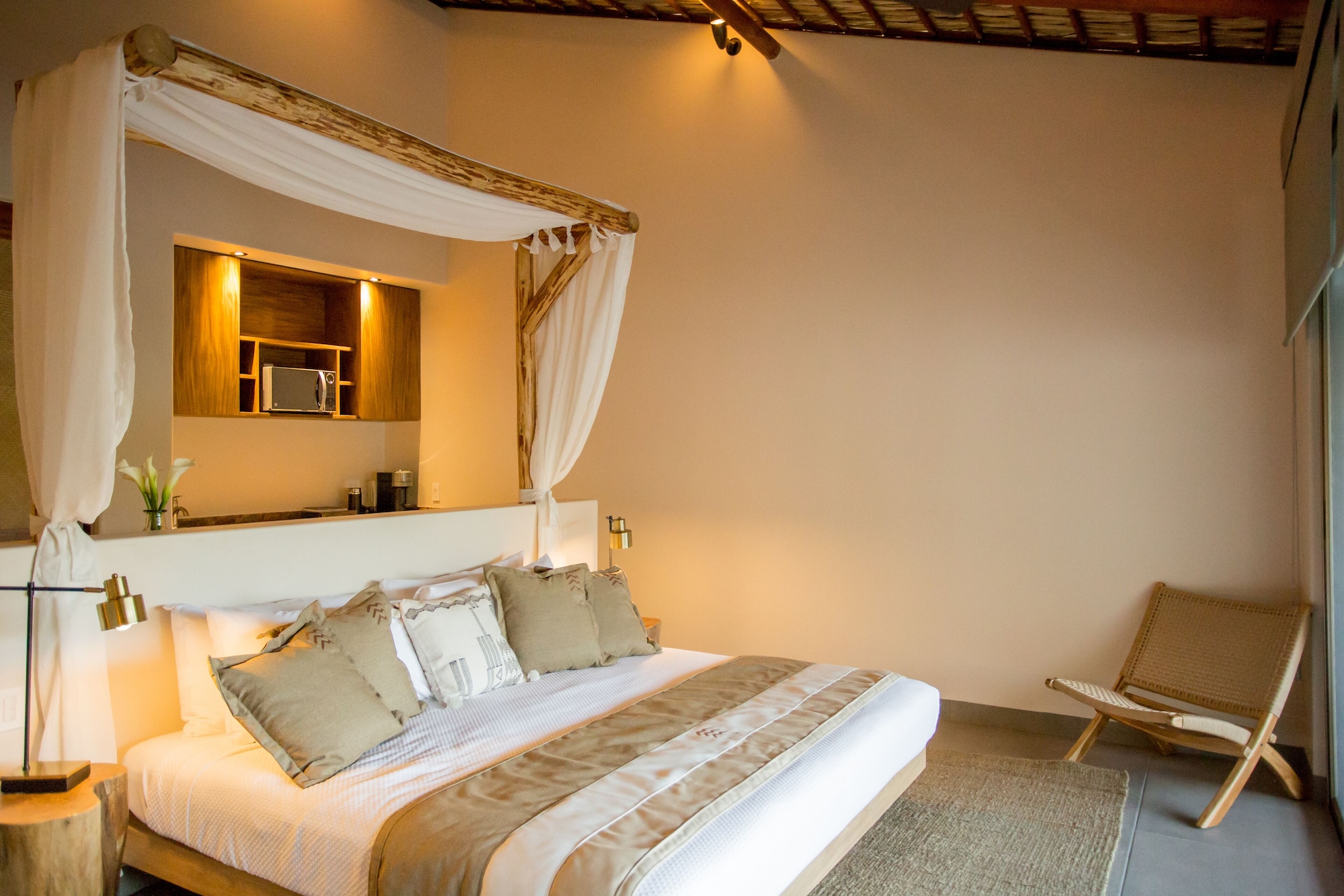 TROPICAL, JUNIOR SUITE