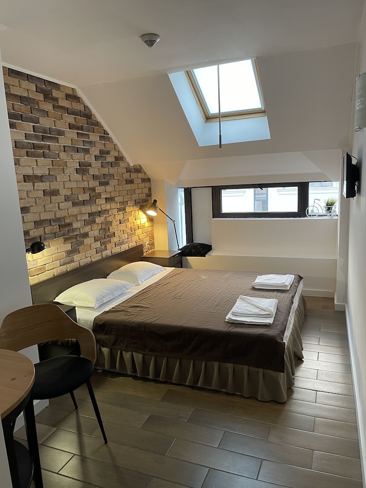 ROOM, DOUBLE BED, CITY VIEW