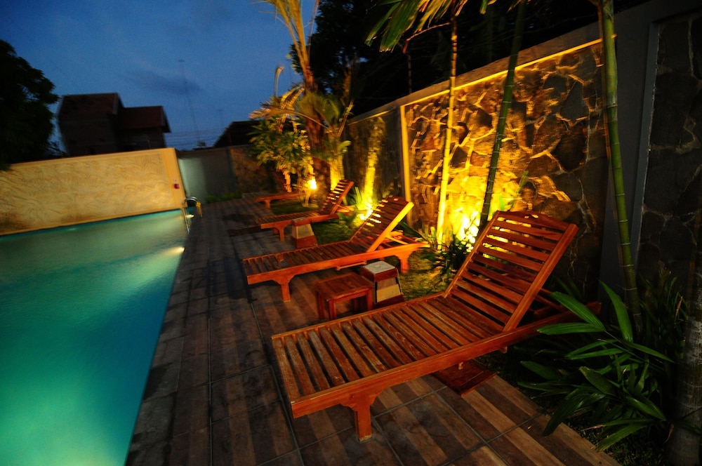 Aston Inn Rembang 51/55
