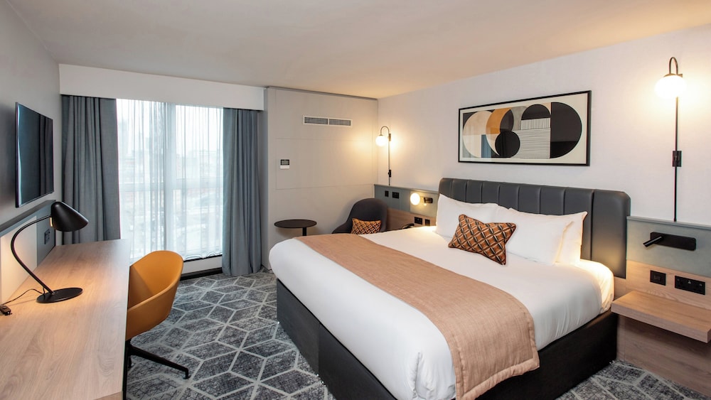 STANDARD, KING BED, HIGH FLOOR
