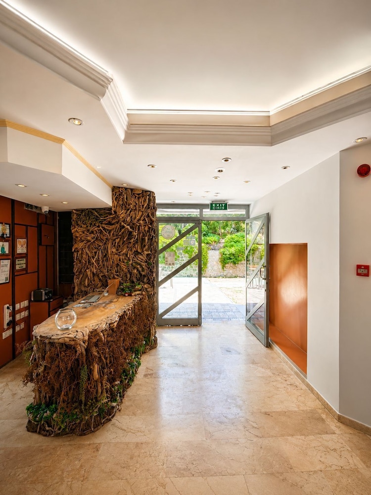 Calis Hotel 24/48
