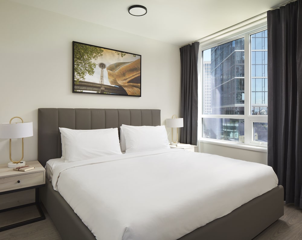 3 Bedrooms, Sky, Suite, 3 King Beds, Sofa