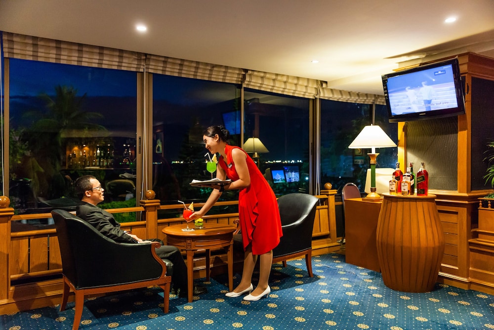 Cholchan Pattaya Beach Resort 68/74