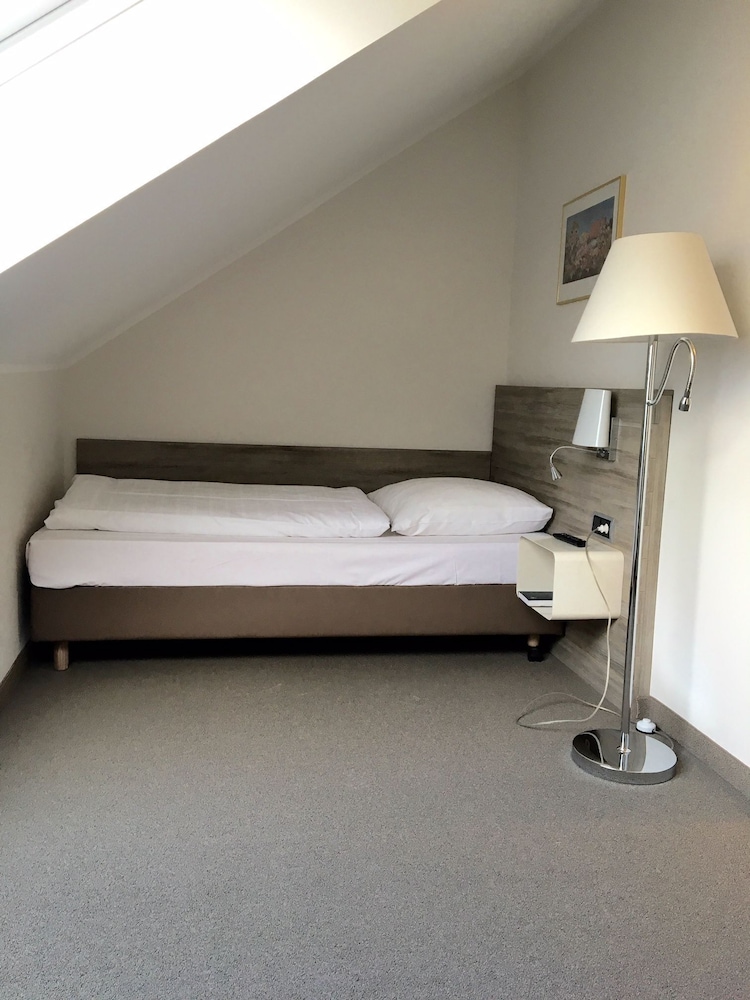 Hotel Schweizer Hof Kassel 19/45