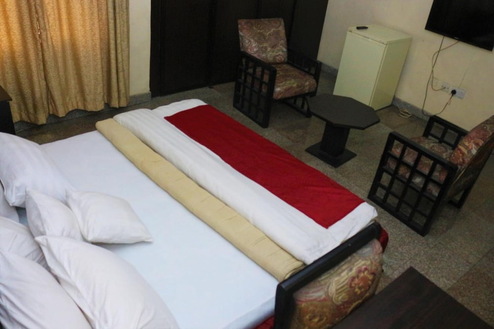 Sissi Hotel 8/17