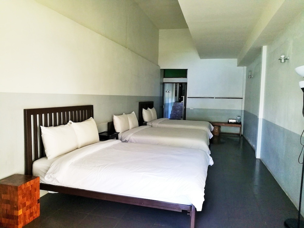 KOH MUNNORK PRIVATE ISLAND 13/50