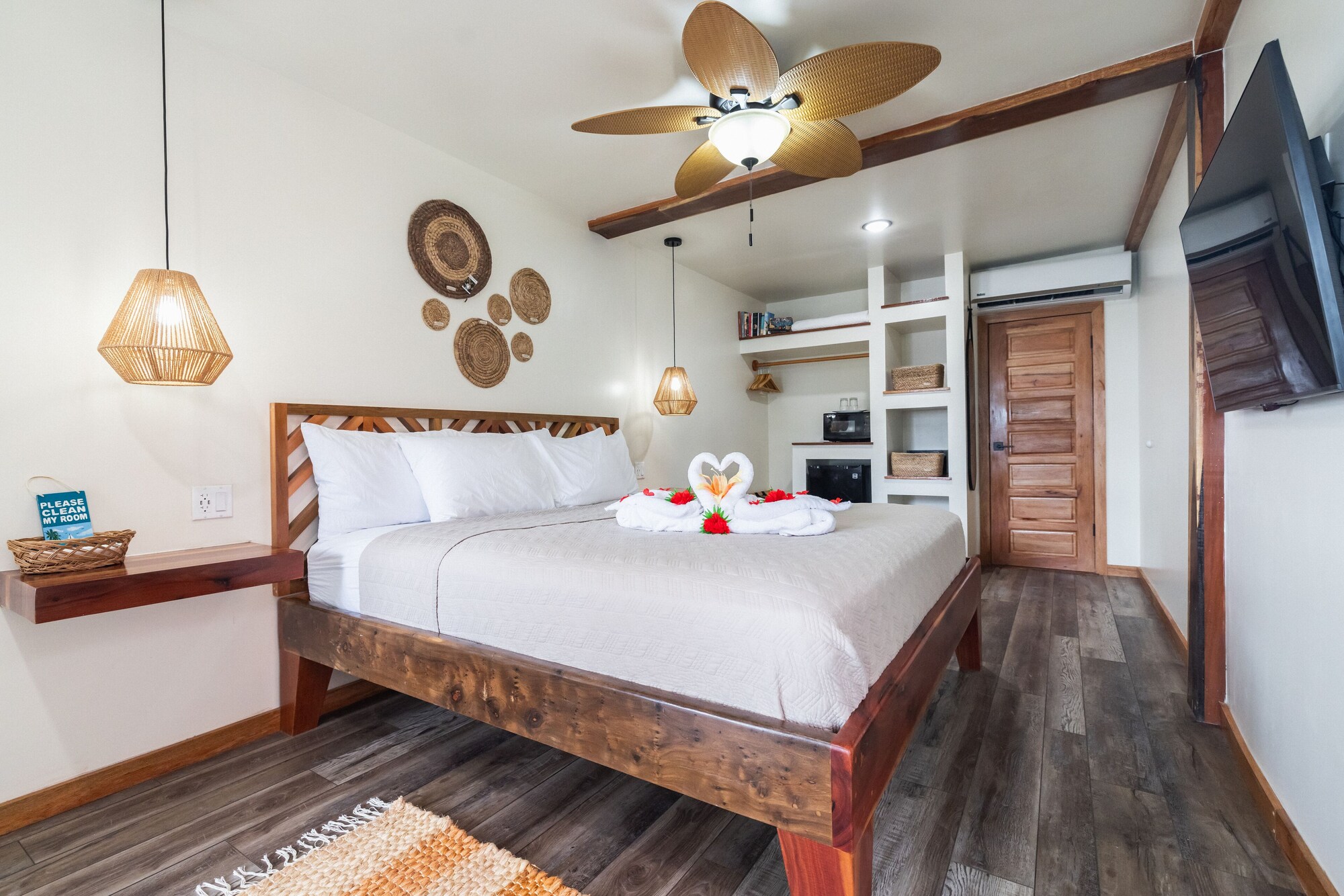 Suite, King Bed, Reef View