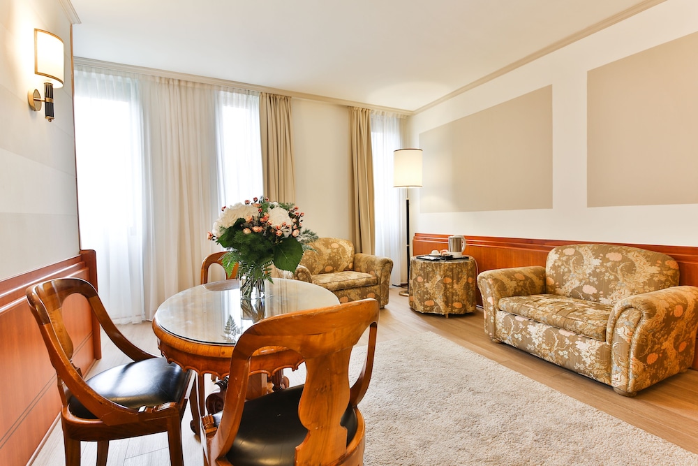 Hotel Leon d Oro 51/79