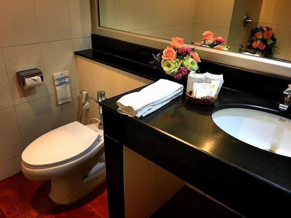 Hadyai Golden Crown Hotel 55/58