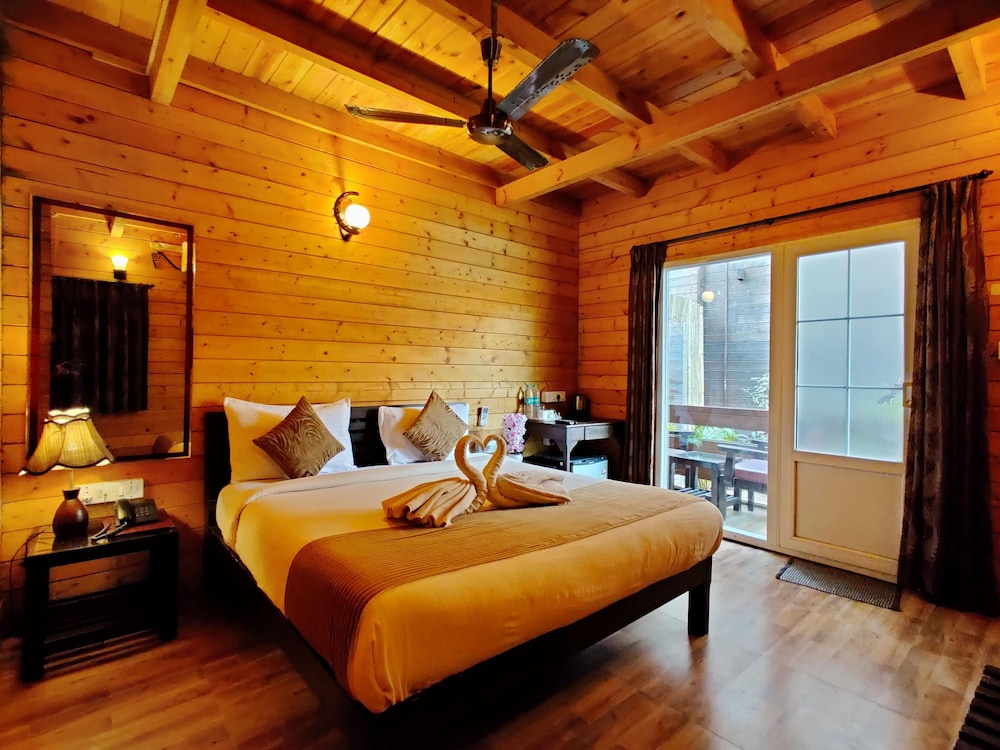 Swiss, Deluxe, Cottage, King Bed