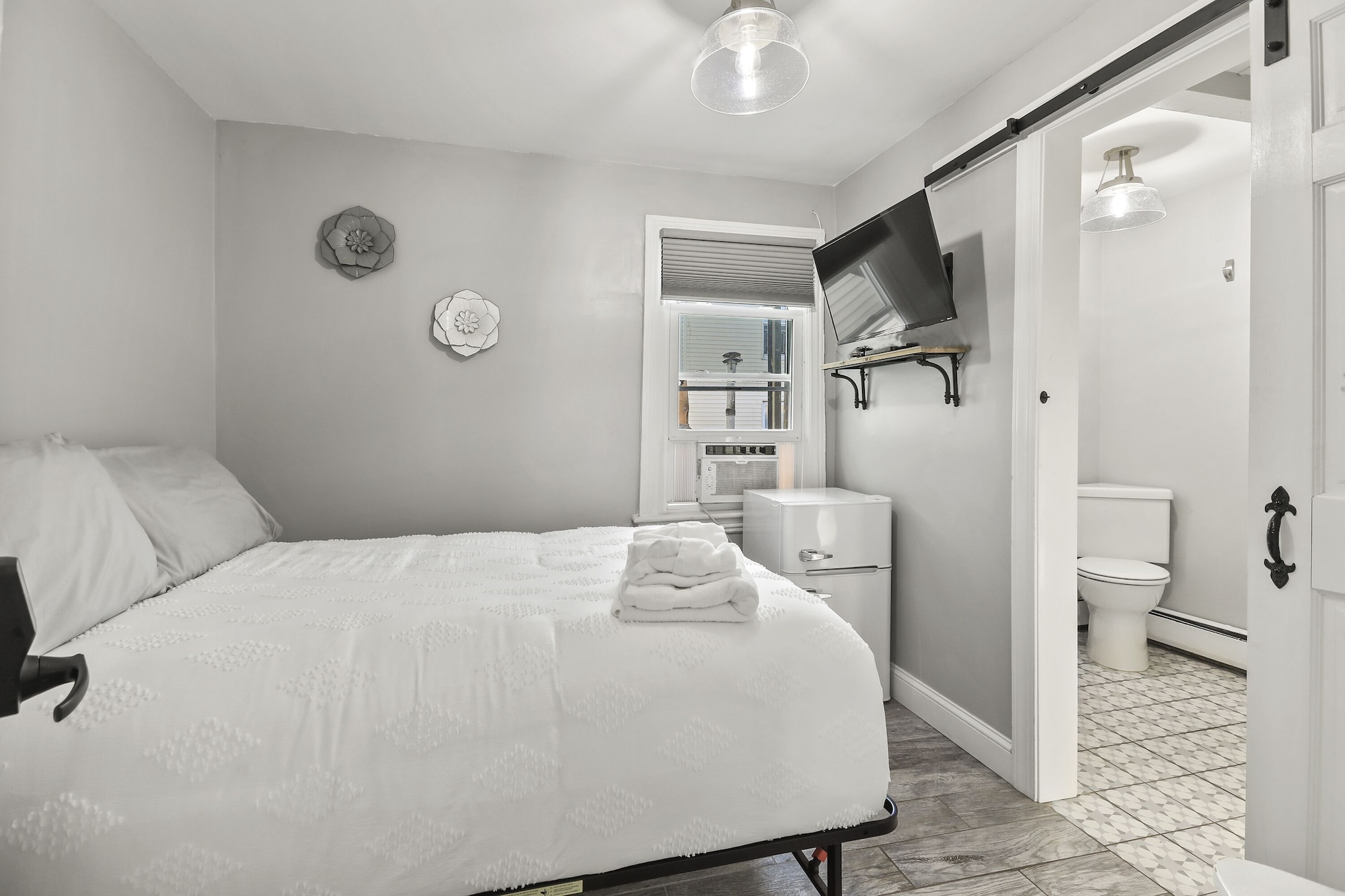 Sunny, Standard, Double Bed, Corner