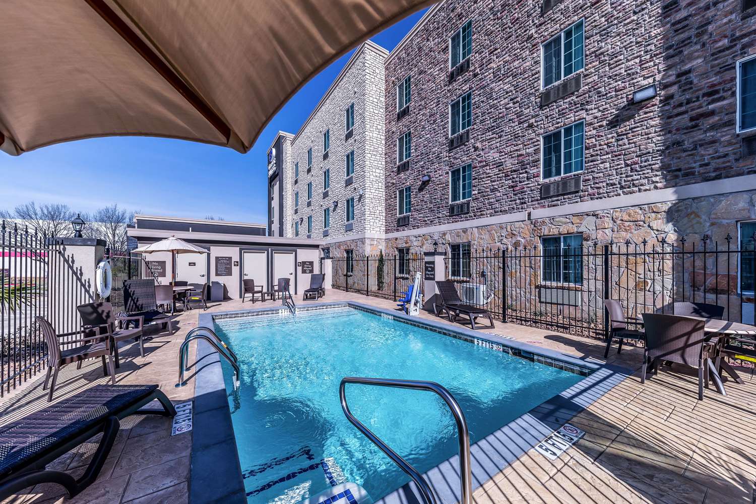 Comfort Suites Grand Prairie Arlington North 12/26