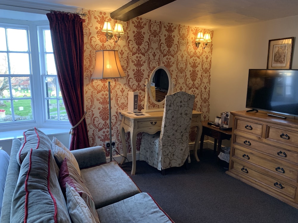 The New Inn 38/43