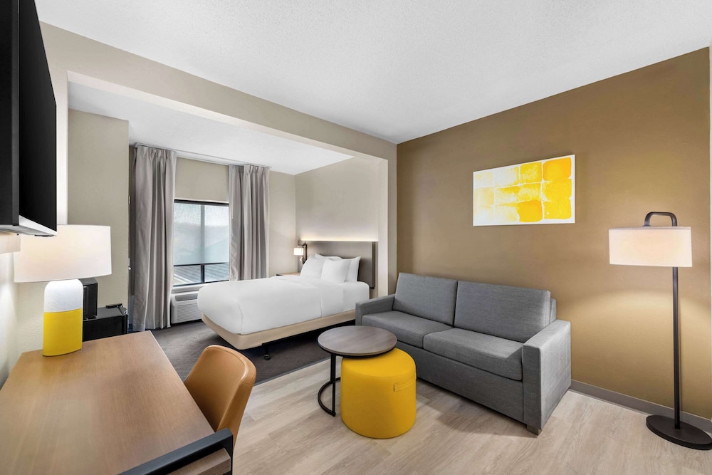 Comfort Suites Stevens Point 28/63