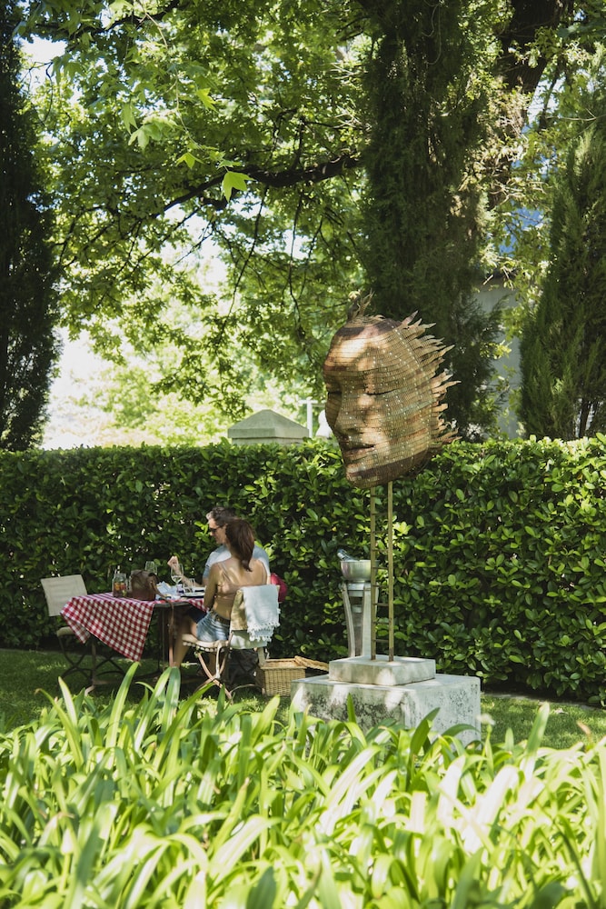 The Owners Cottage / La Provencale 44/50