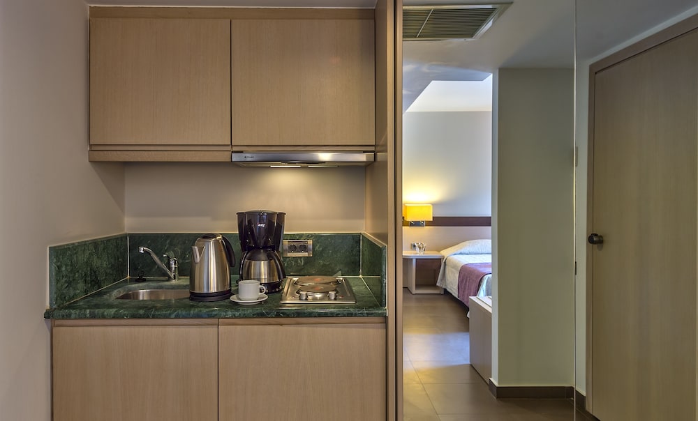 Studio, Twin Beds, Garden or Pool View, Porto Platanias Beach Resort & Spa 2/4