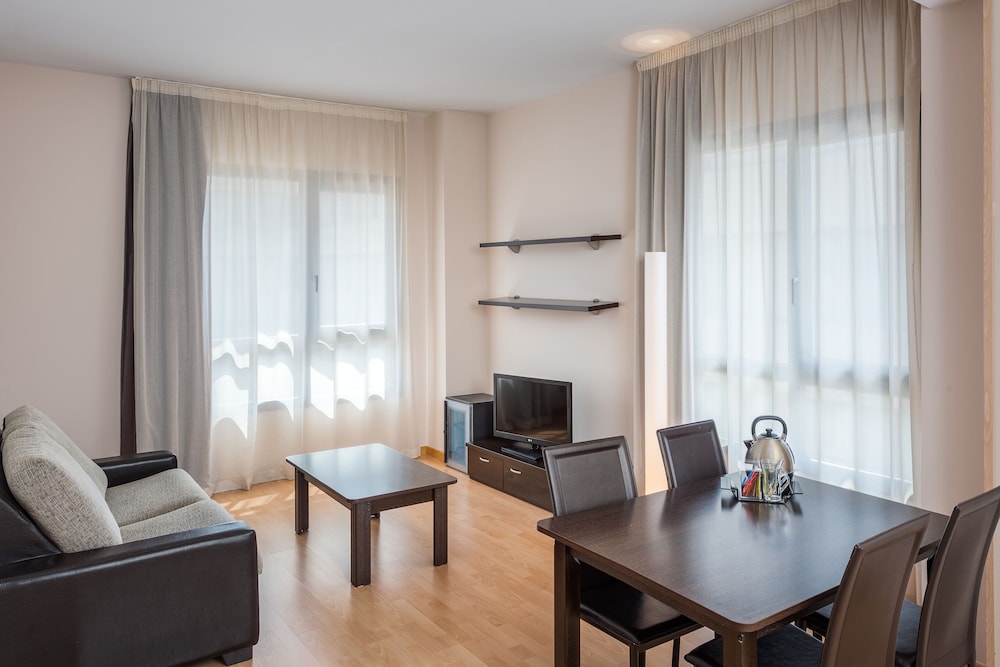 Madrid Airport Suites Affiliated By Melia 40/67