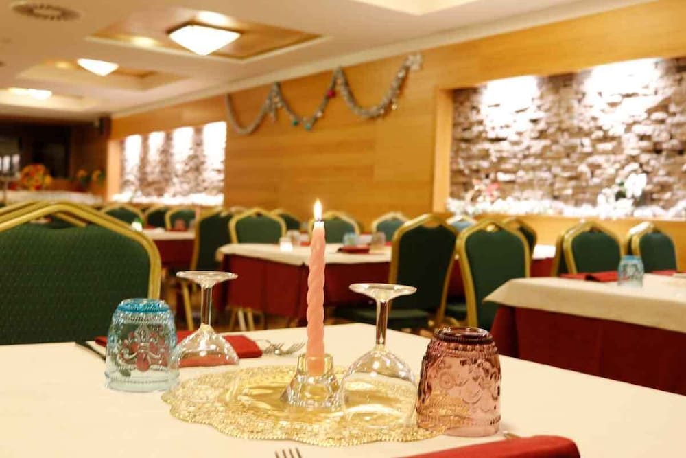 Hotel Ski Club Regina E Fassa 33/48