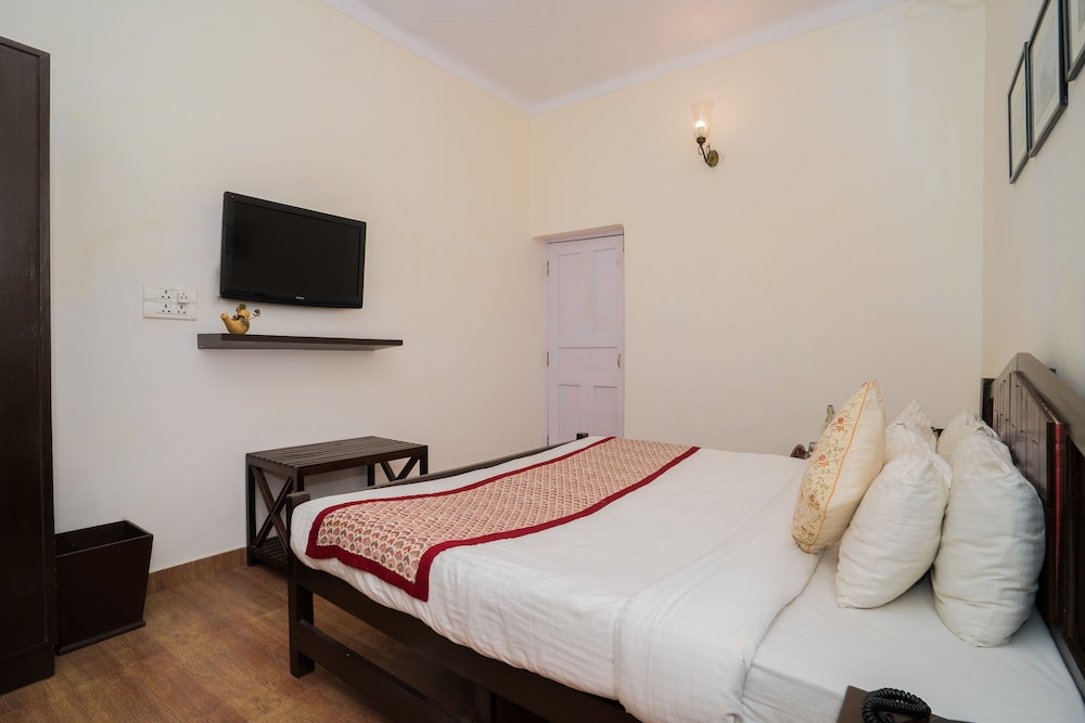 BHIKAMPUR LODGE 13/50