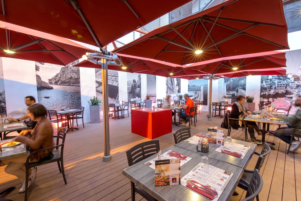 restaurant cafeteria
