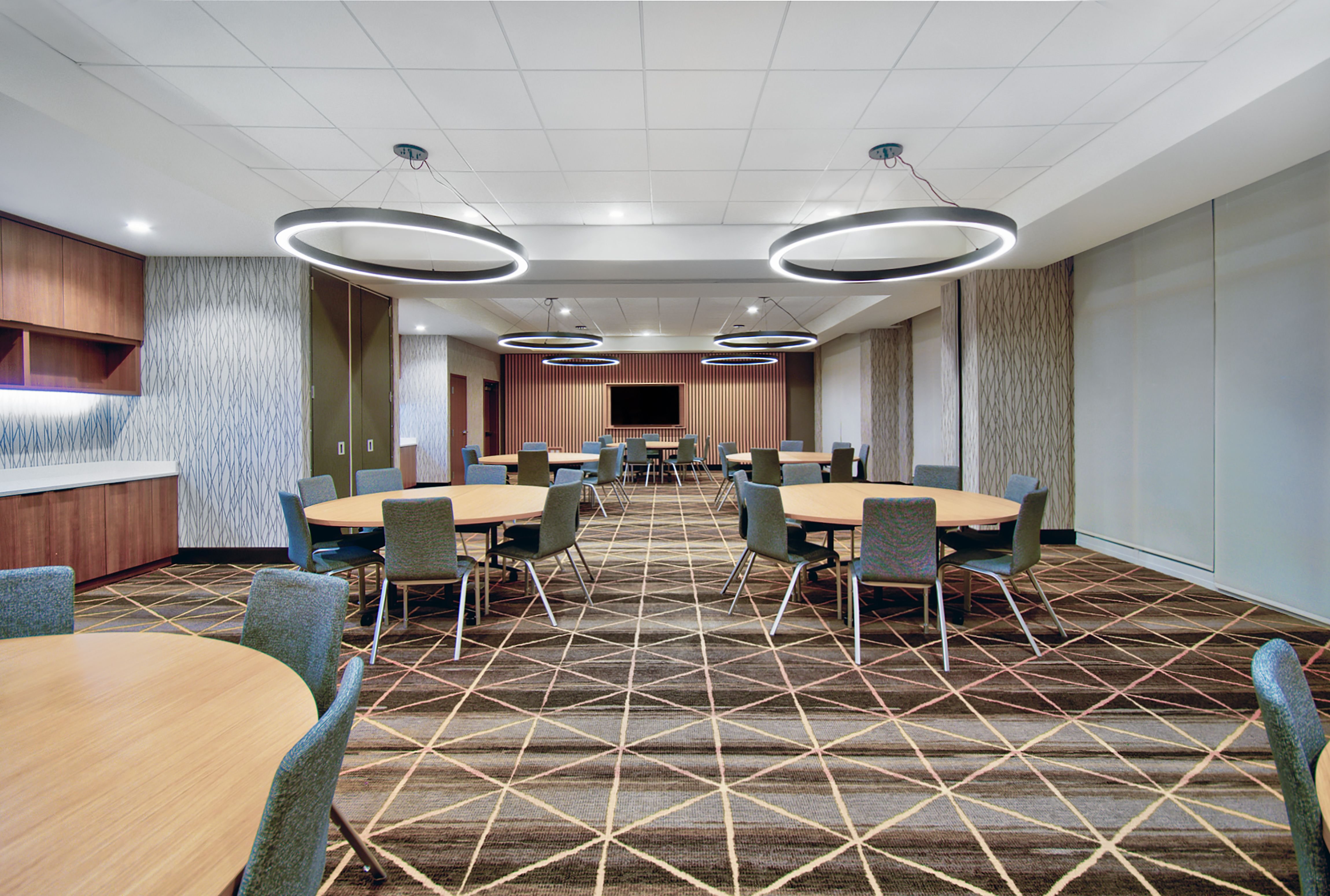 Holiday Inn Erie 57/64