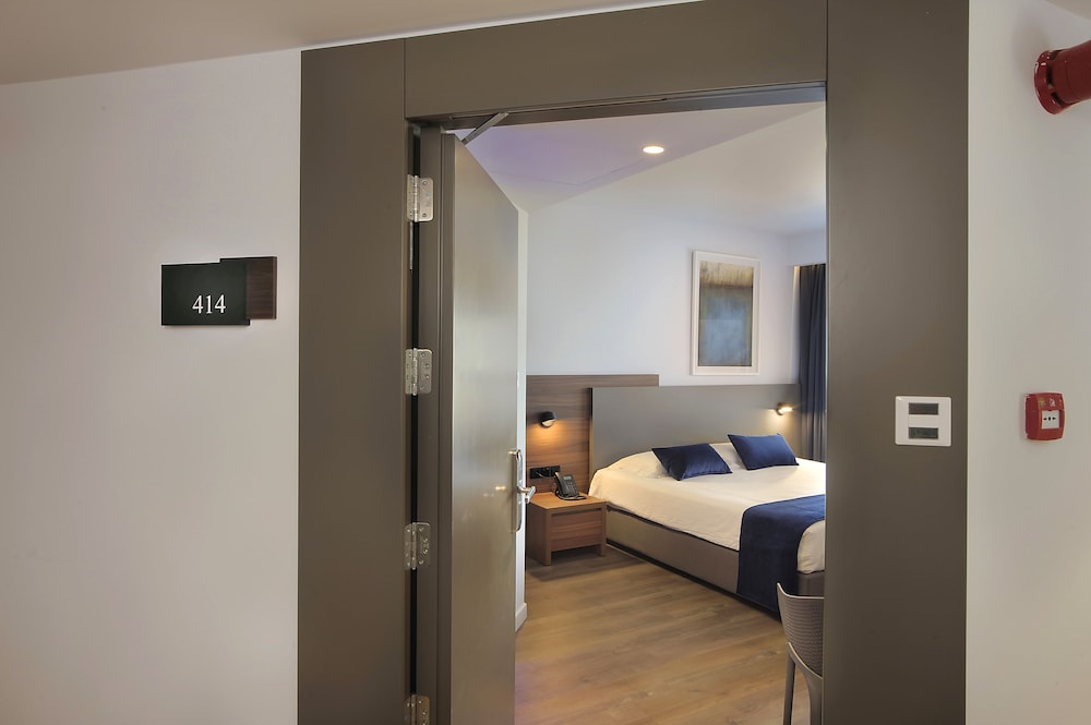 Okeanos Beach Boutique Hotel 12/39