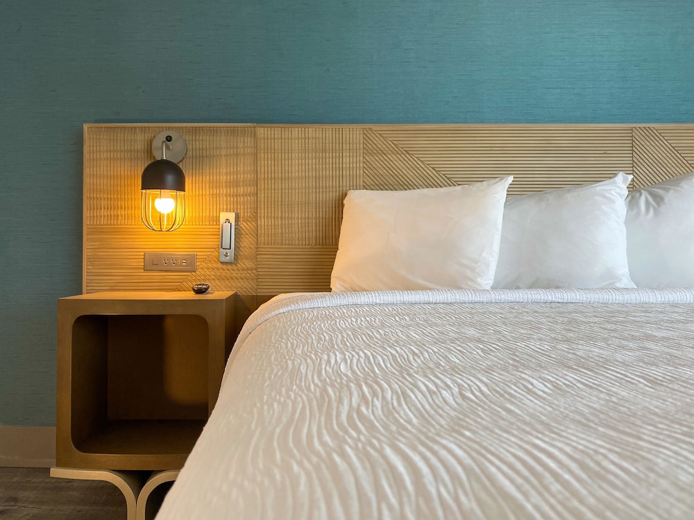 Marseilles Hotel 15/75