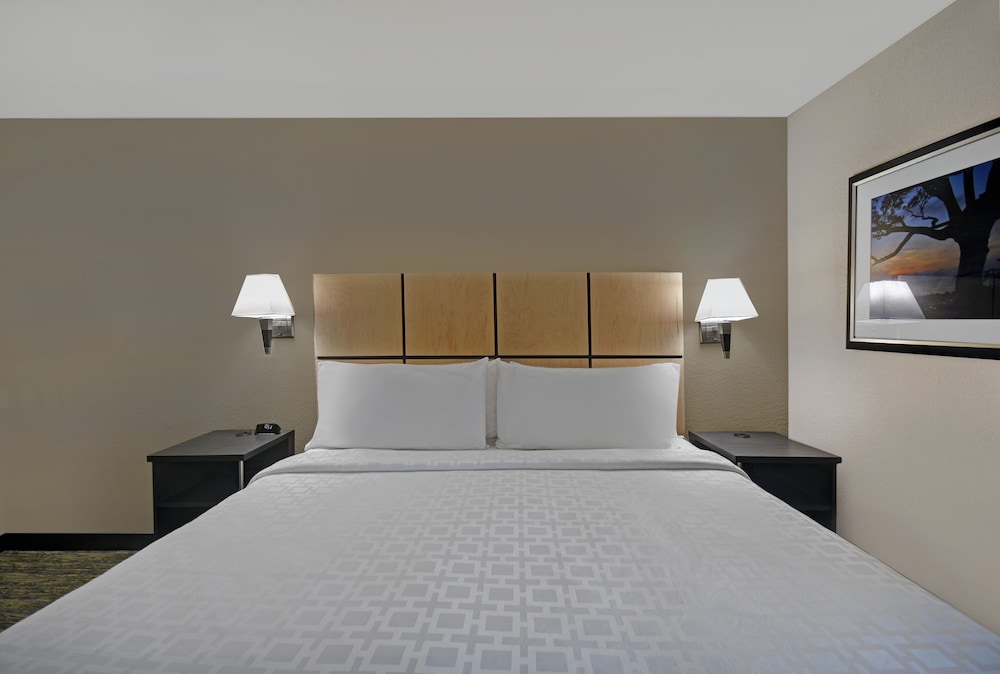 Candlewood Suites Sumter 20/50