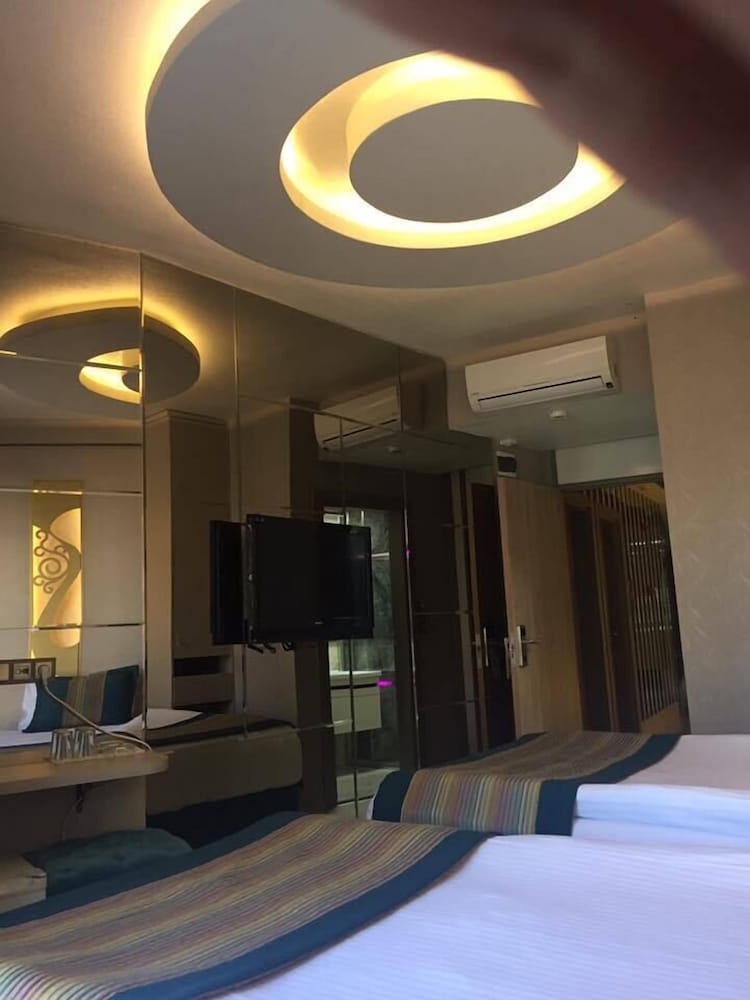 Nun Otel 38/50