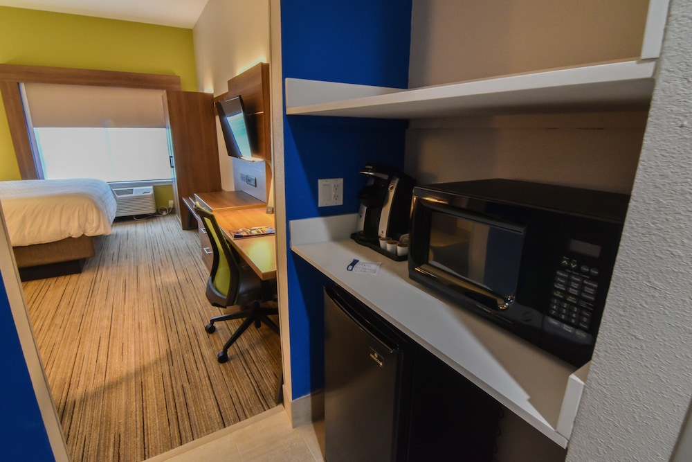 Holiday Inn Express Suites Indianapolis Northwest An Ihg Hotel 32/51