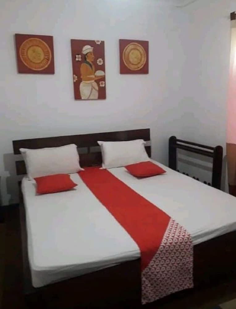 Layathraa Hotel And Restaurant 13/62