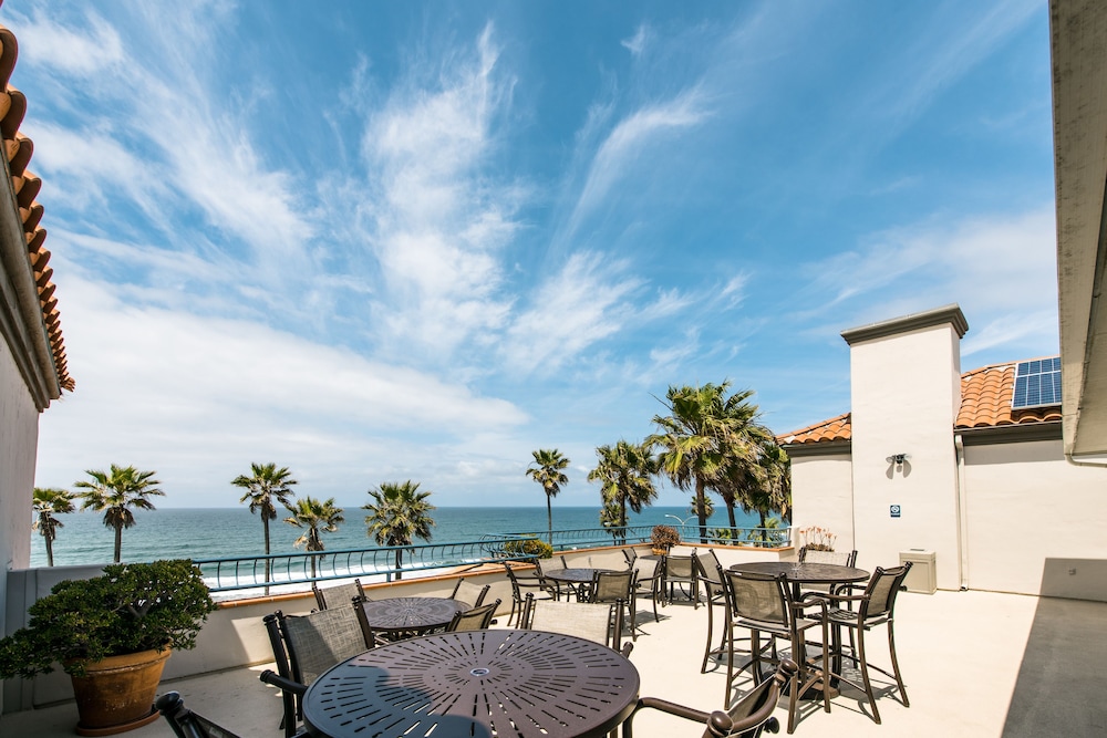 Tamarack Beach Resort Hotel 51/65