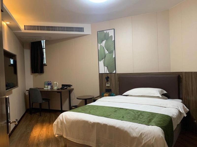 GREENTREE INN LIUAN HUOSHAN COUNTY YINGJIA AVENUE HOTEL 28/50