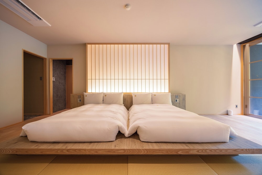 Ambassador, Suite, Twin Beds, 2 Futon Beds, Outdoor Bath
