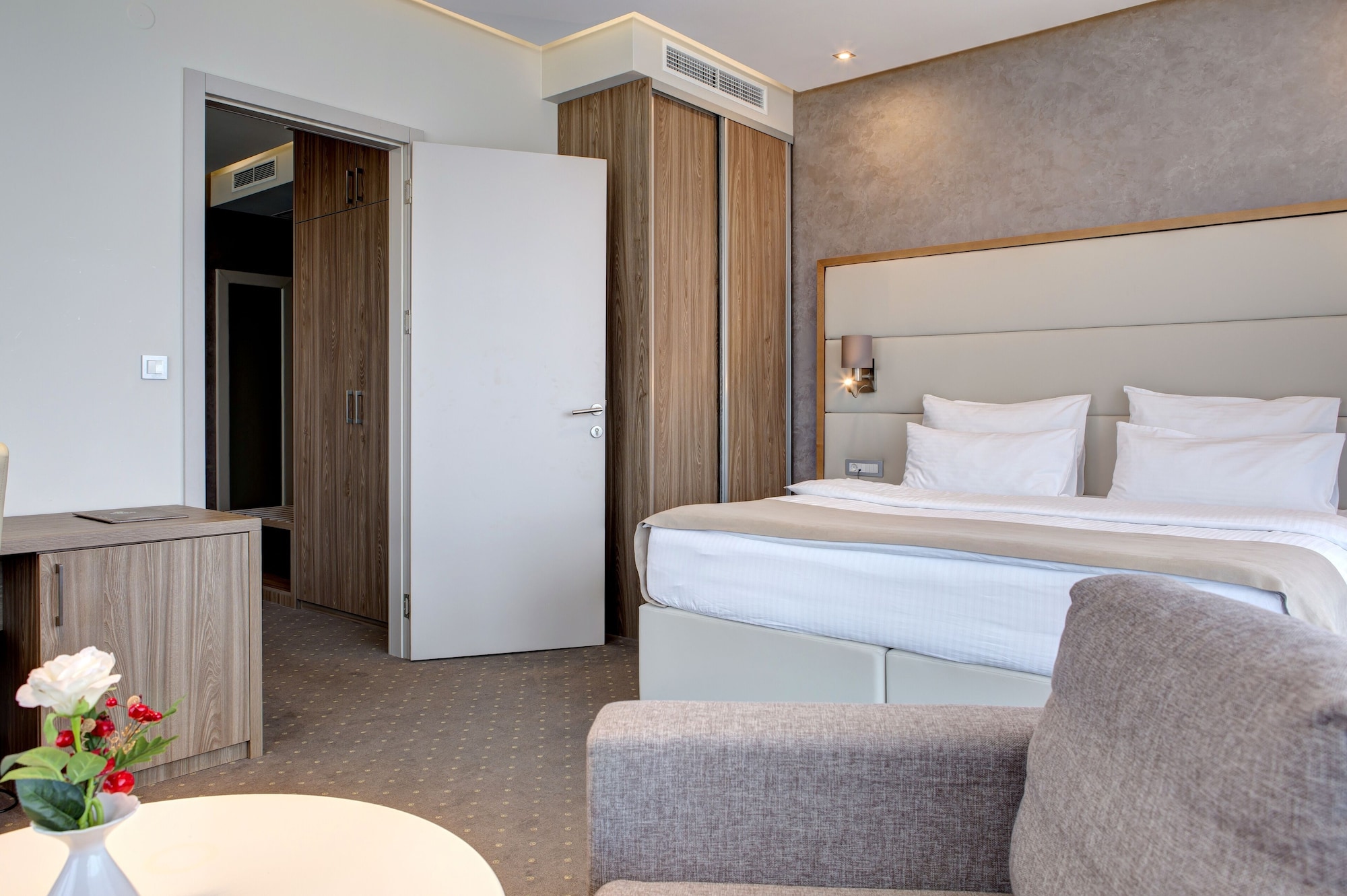 Suite, King Bed, City View, Sofa, Balcony