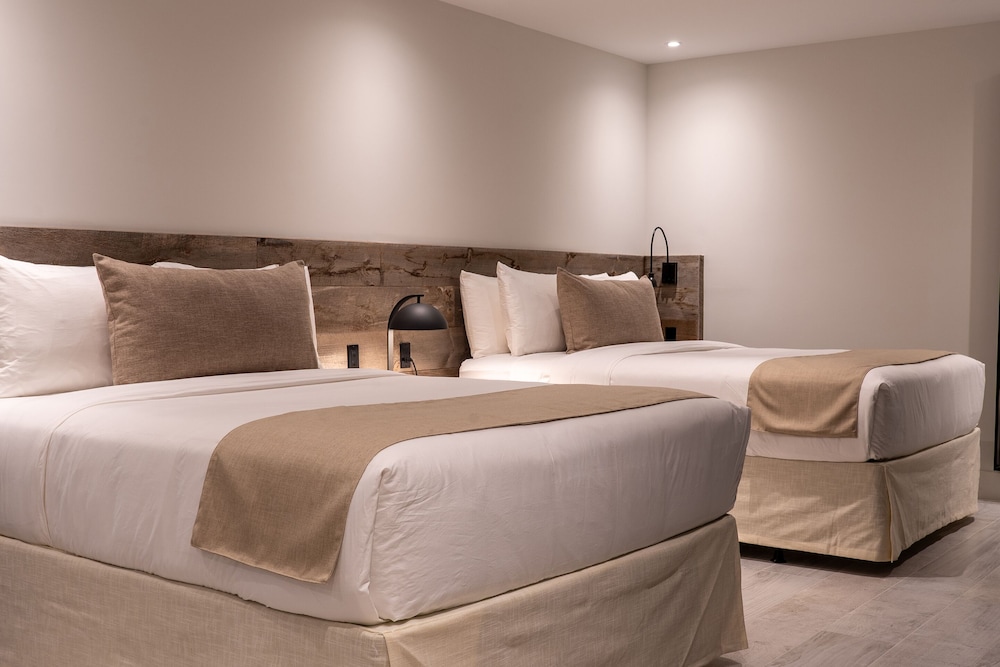 Nassau Suite Hotel 11/50
