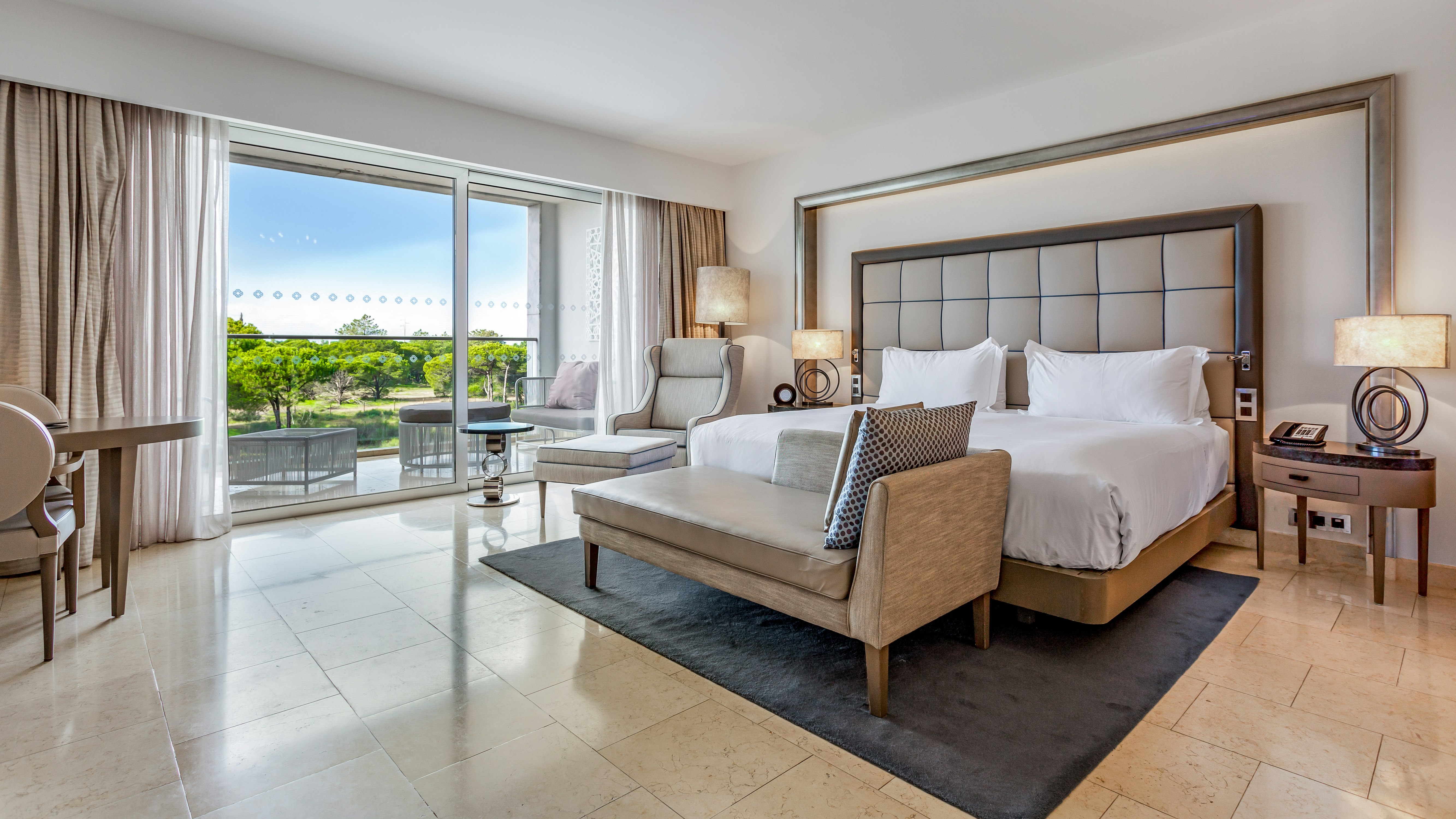 GRAND, PLUS, DELUXE, KING BED
