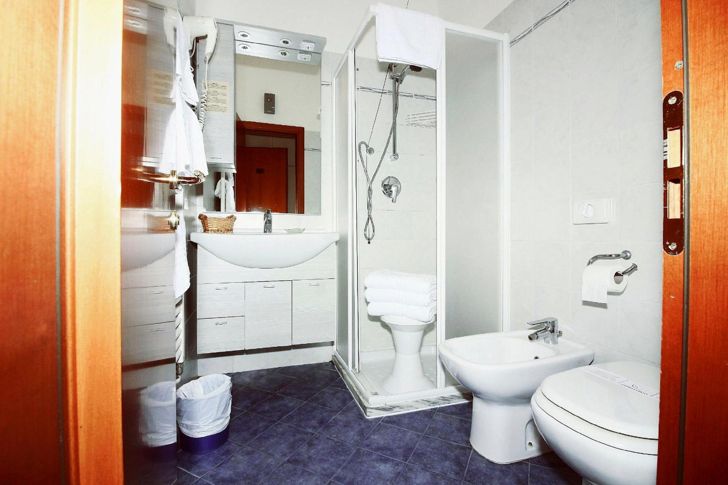 Room, Quadruple, Side Sea View, Balcony
