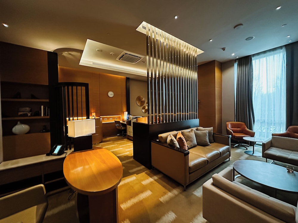 Hyatt Regency Tashkent 48/72