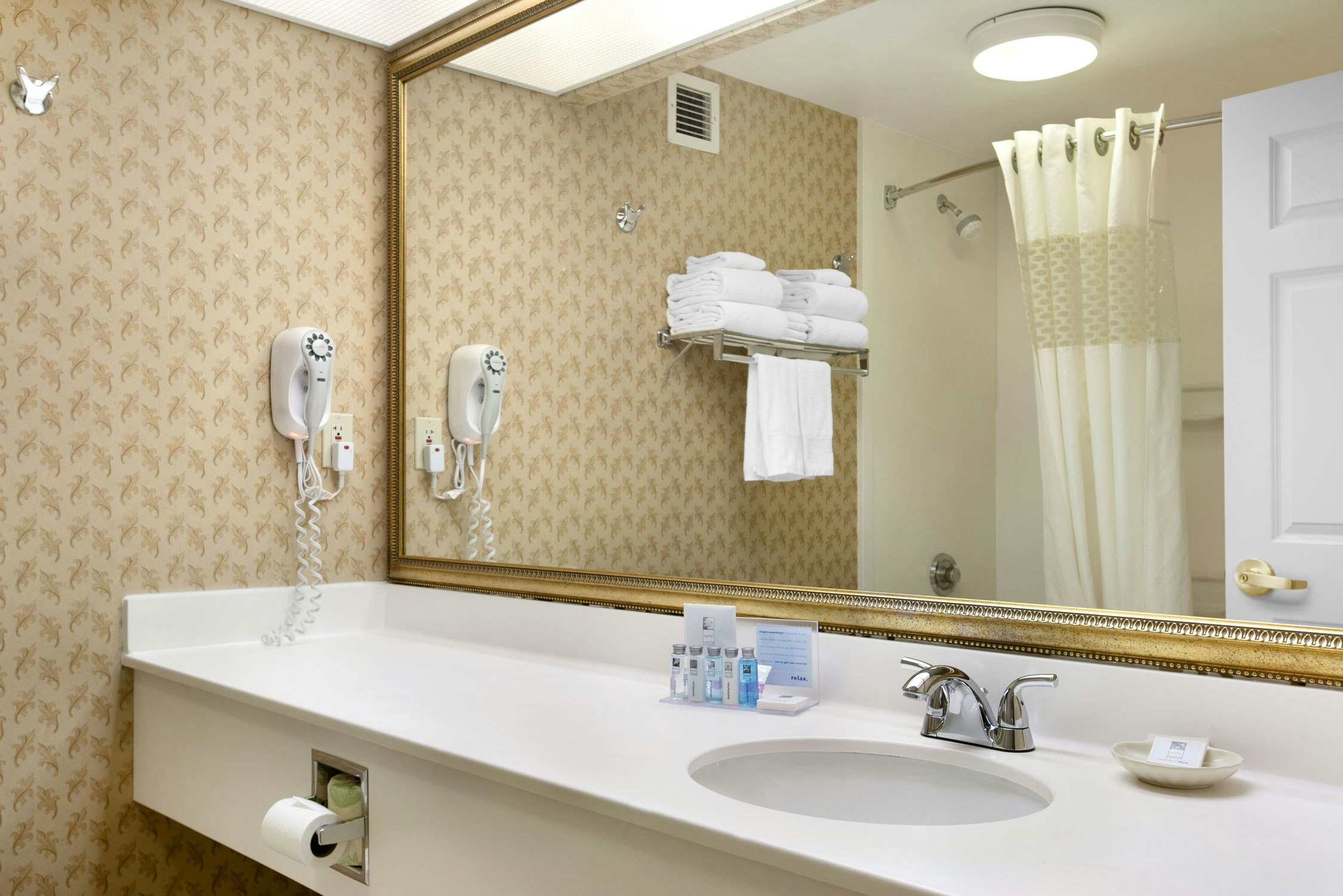 Hampton Inn Suites Providencew 42/42