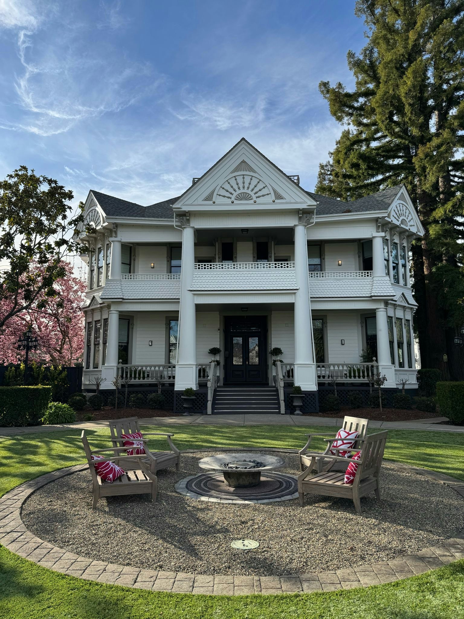 The White House Inn 4/59