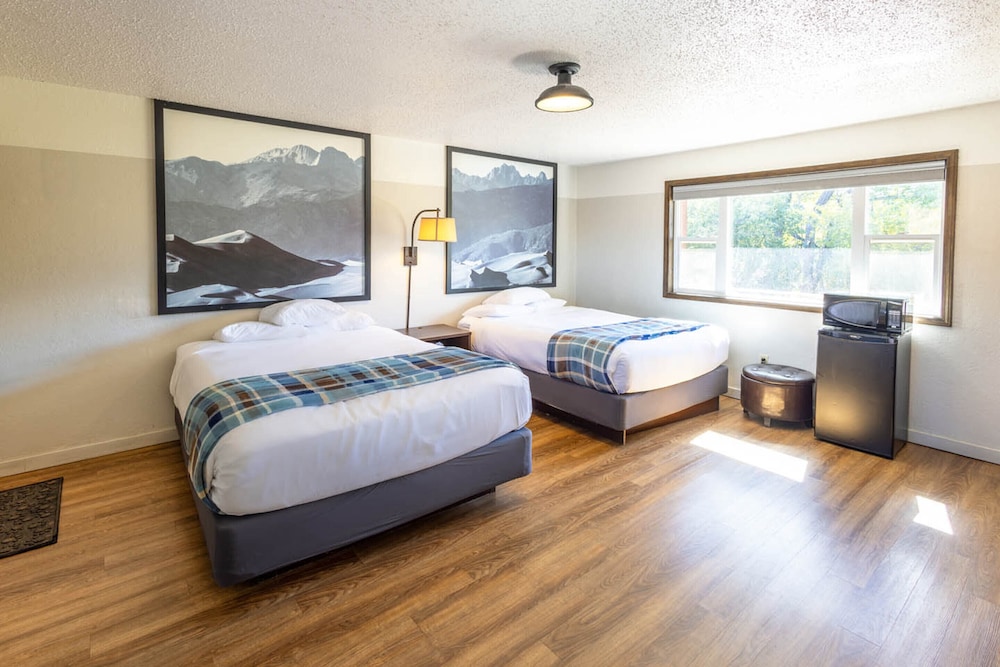 Duke, Family Suite, 3 Queen Beds