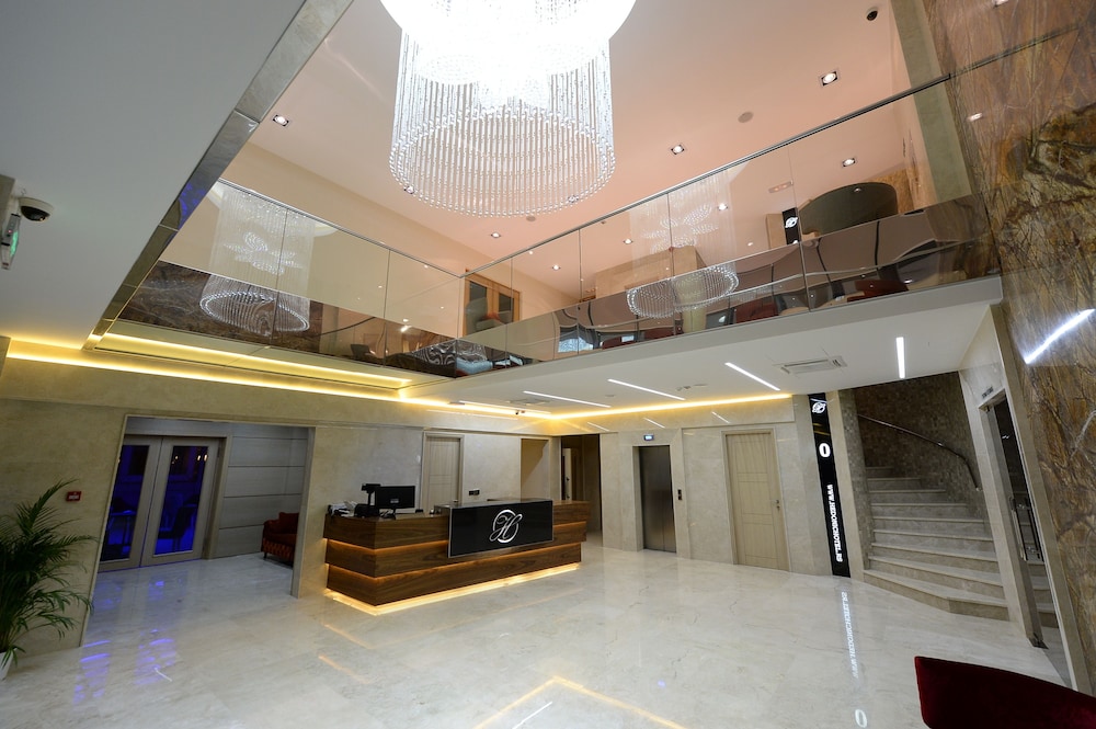 Hotel Hedonic 8/50