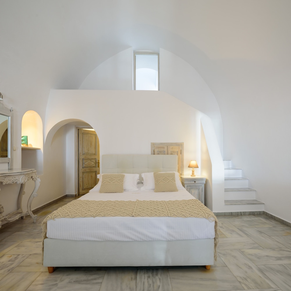 Cave, Imperial, Caldera, Suite, Double Bed, Volcano View, Sea View, Sofa