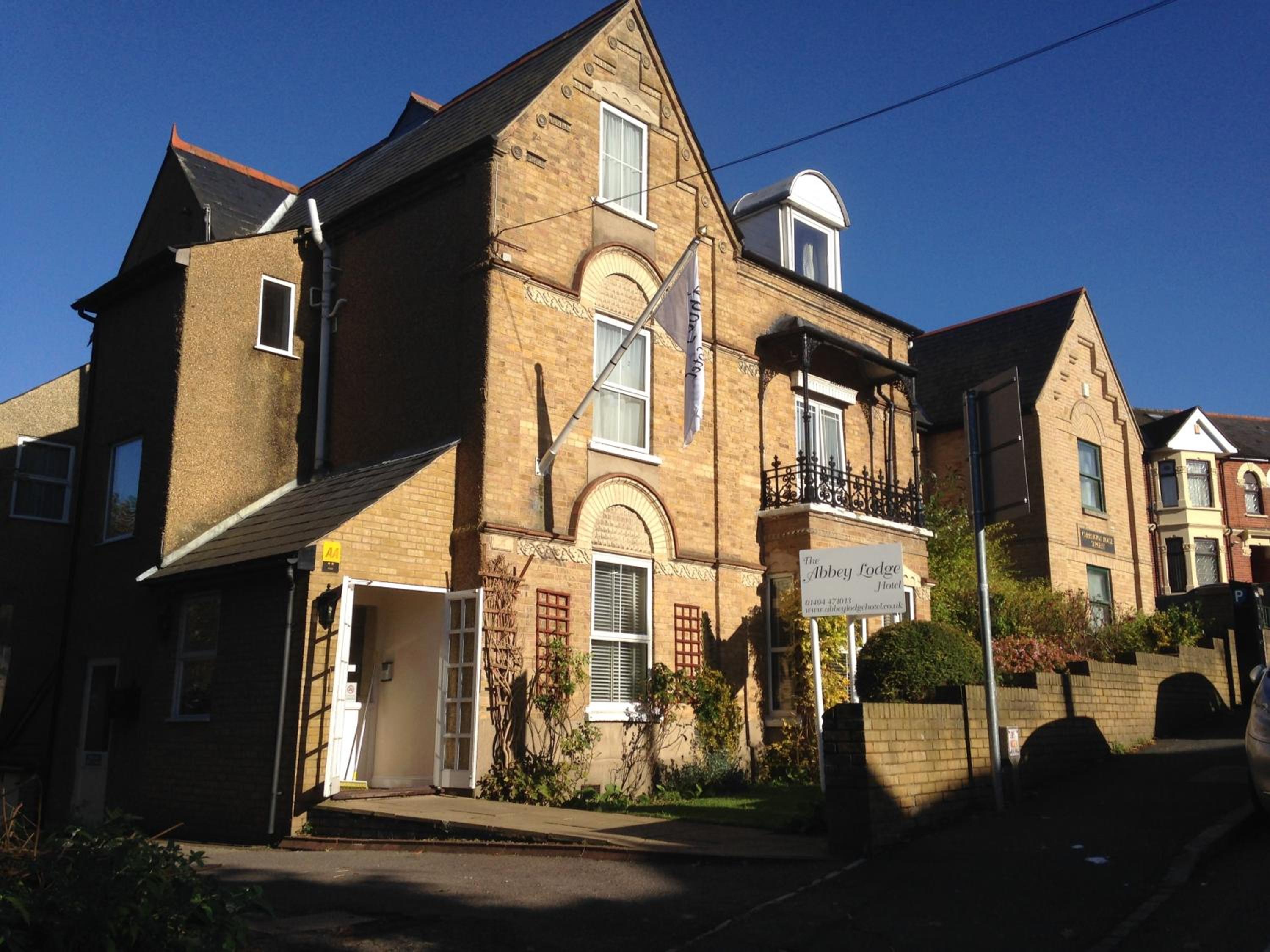 Abbey Lodge Hotel 4/40