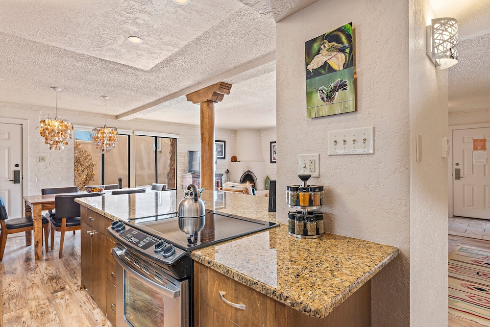 Fort Marcy Hotel Suites 6/50